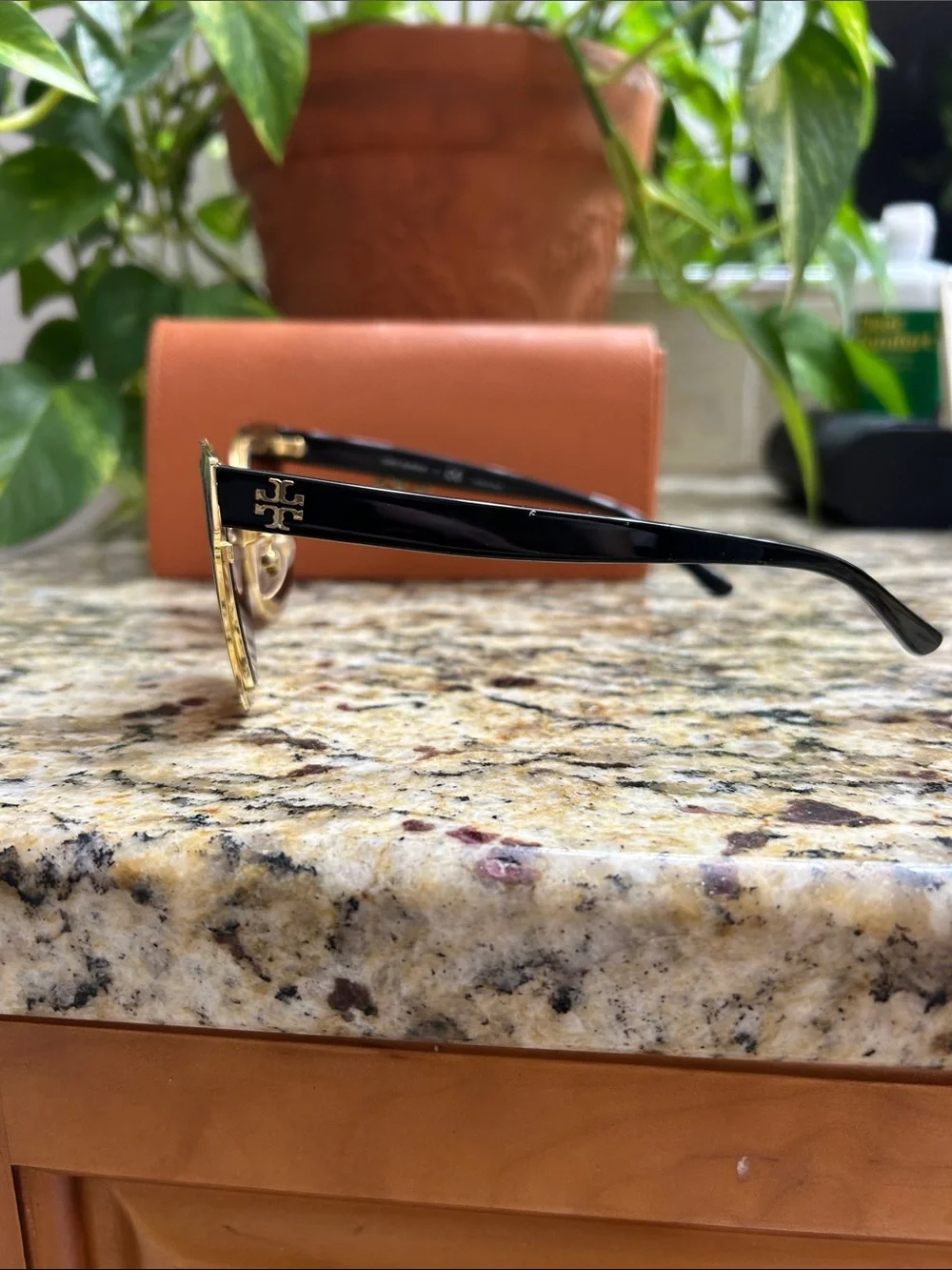 Tory Burch Black and Gold Cat-Eye Sunglasses with TB case